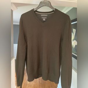 Banana Republic V-Neck sweater (M)
